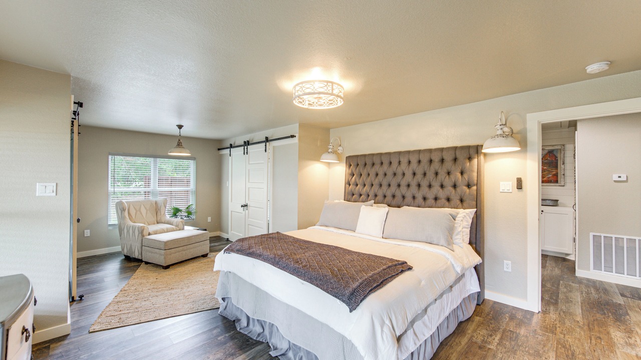 Photo of Bedroom in Pittsburg