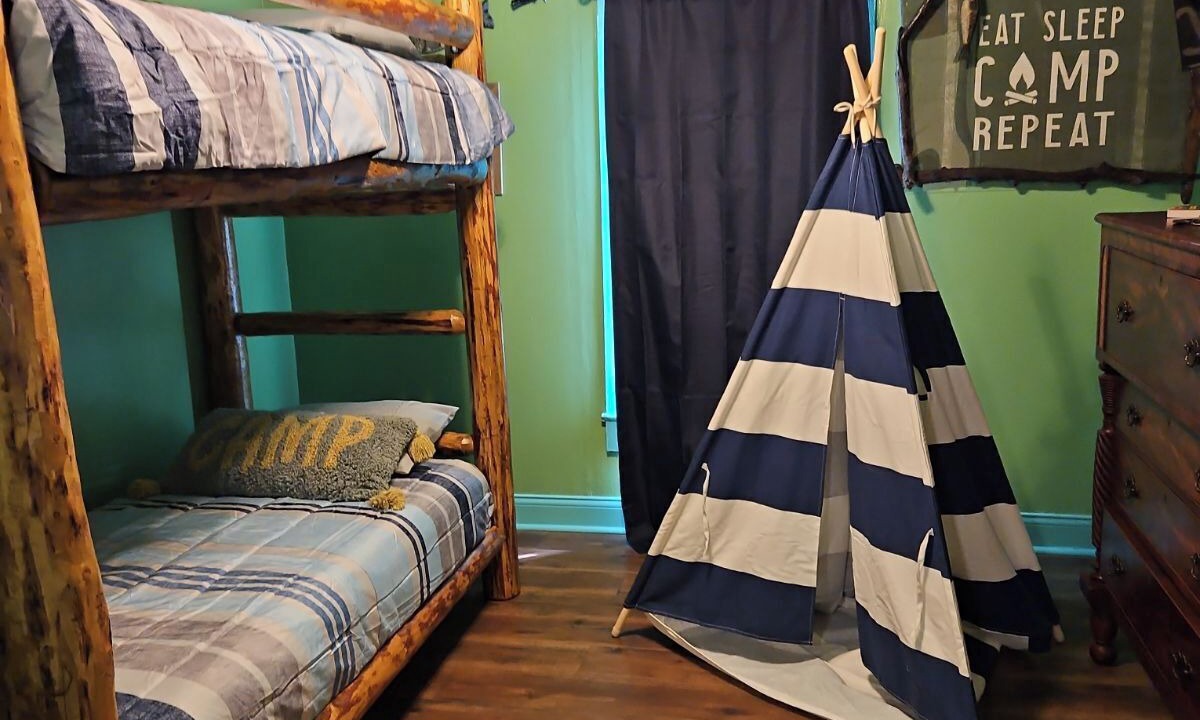 Photo of Bedroom in Grand Rivers