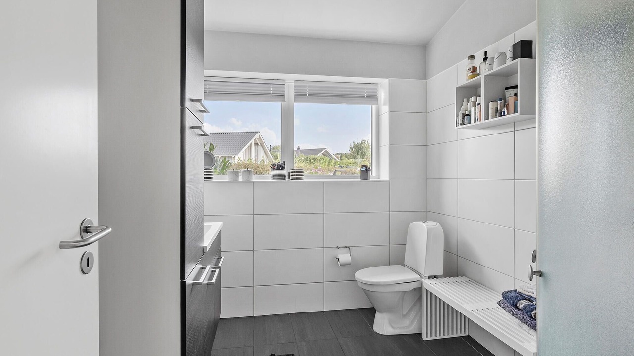 Photo of Bathroom in Mommark Strand