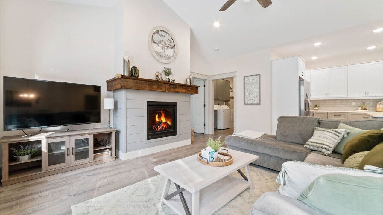Photo of Livingroom in Hermantown