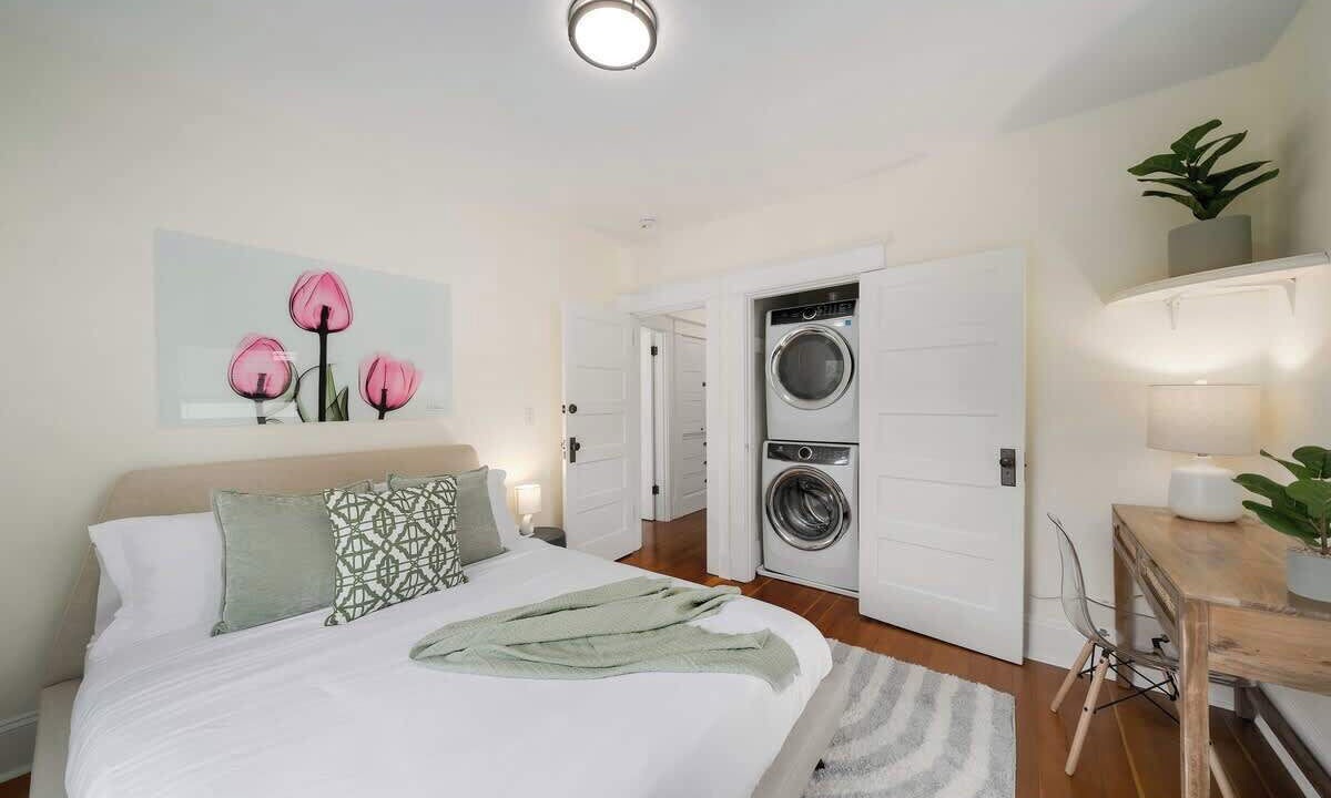 Photo of Bedroom in Corbett - Terwilliger - Lair Hill