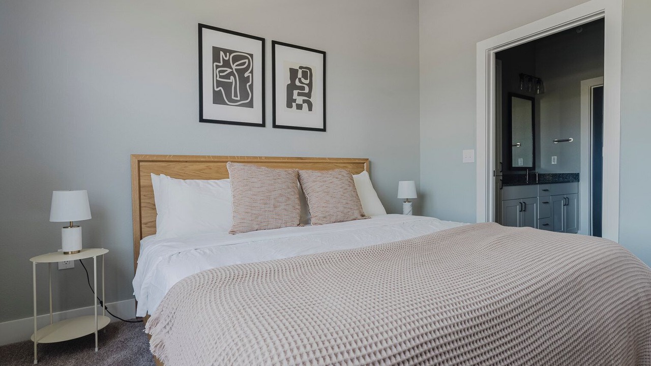 Photo of Bedroom in McNeil