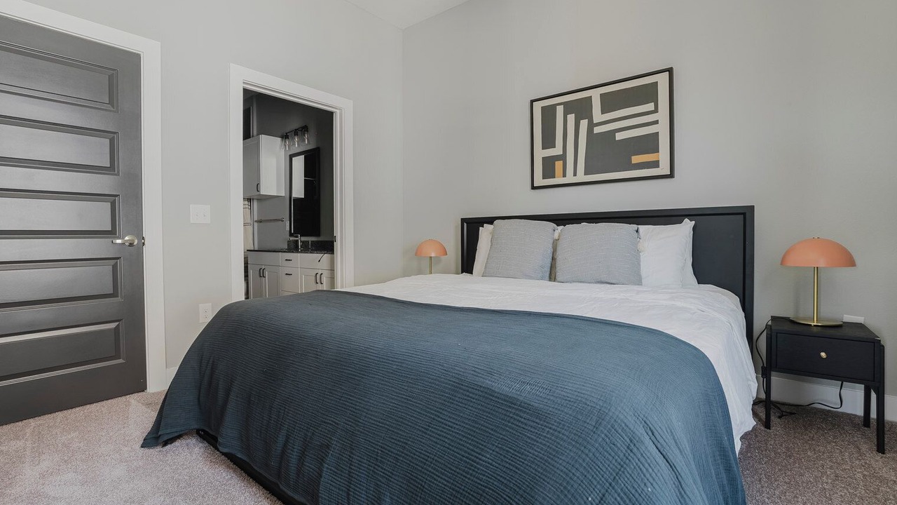 Photo of Bedroom in McNeil