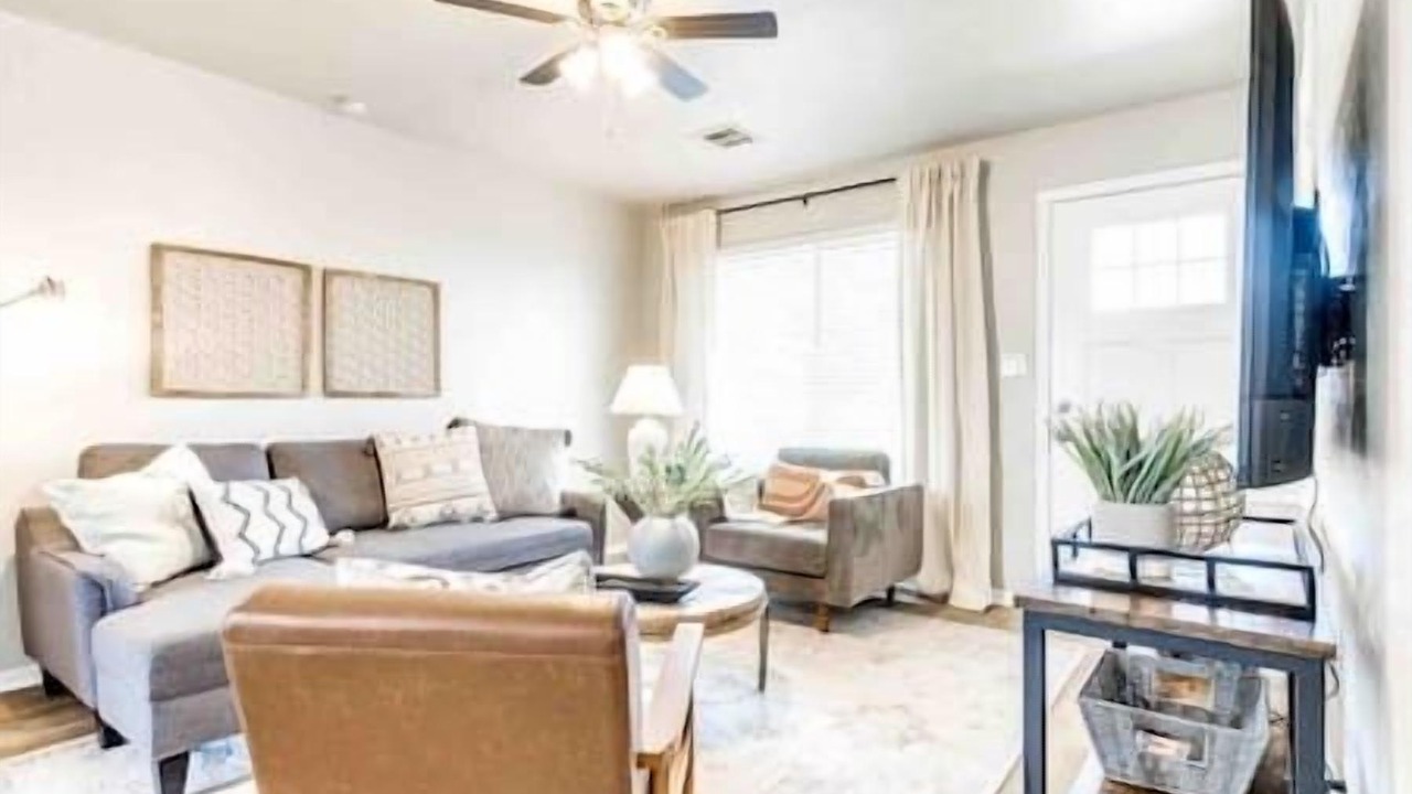 Photo of Livingroom in Edmond