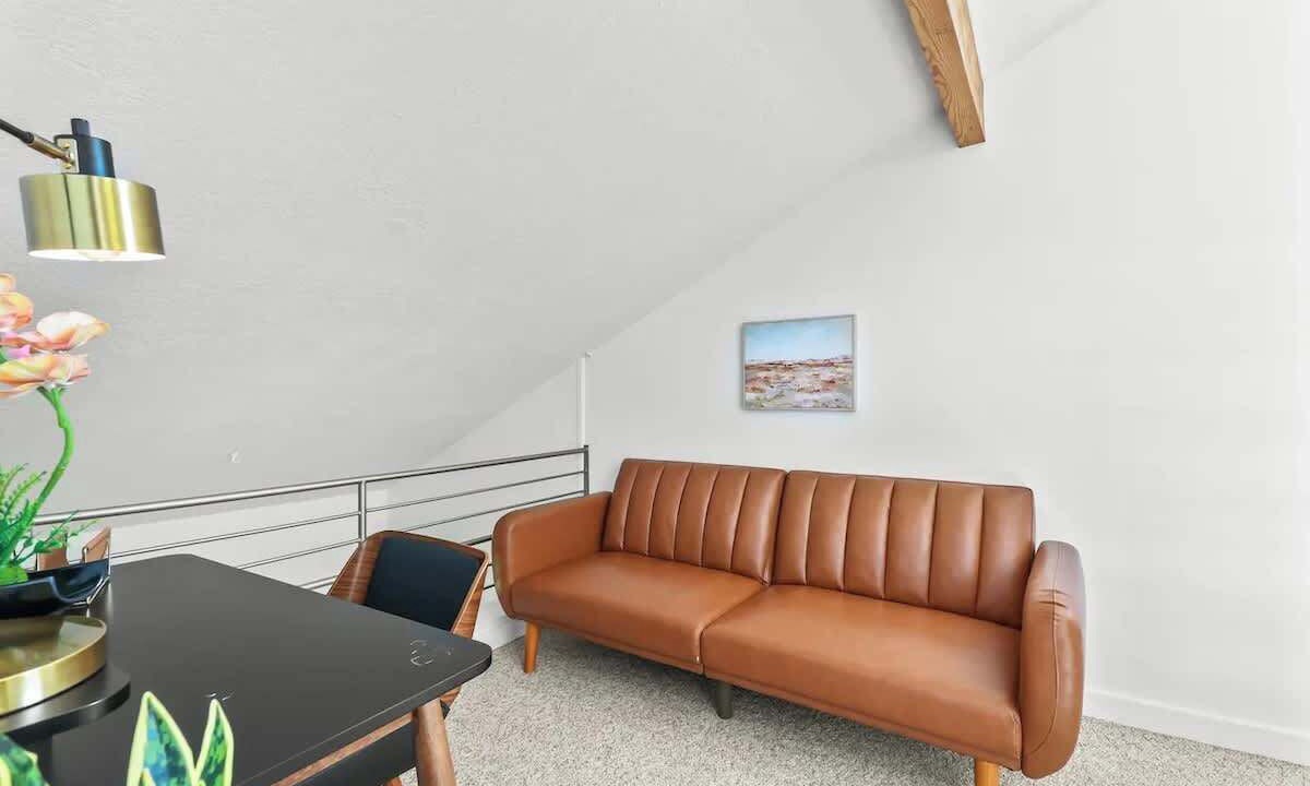 Photo of Livingroom in Cedar Hills