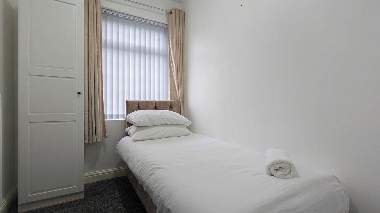 Photo of Bedroom in Failsworth