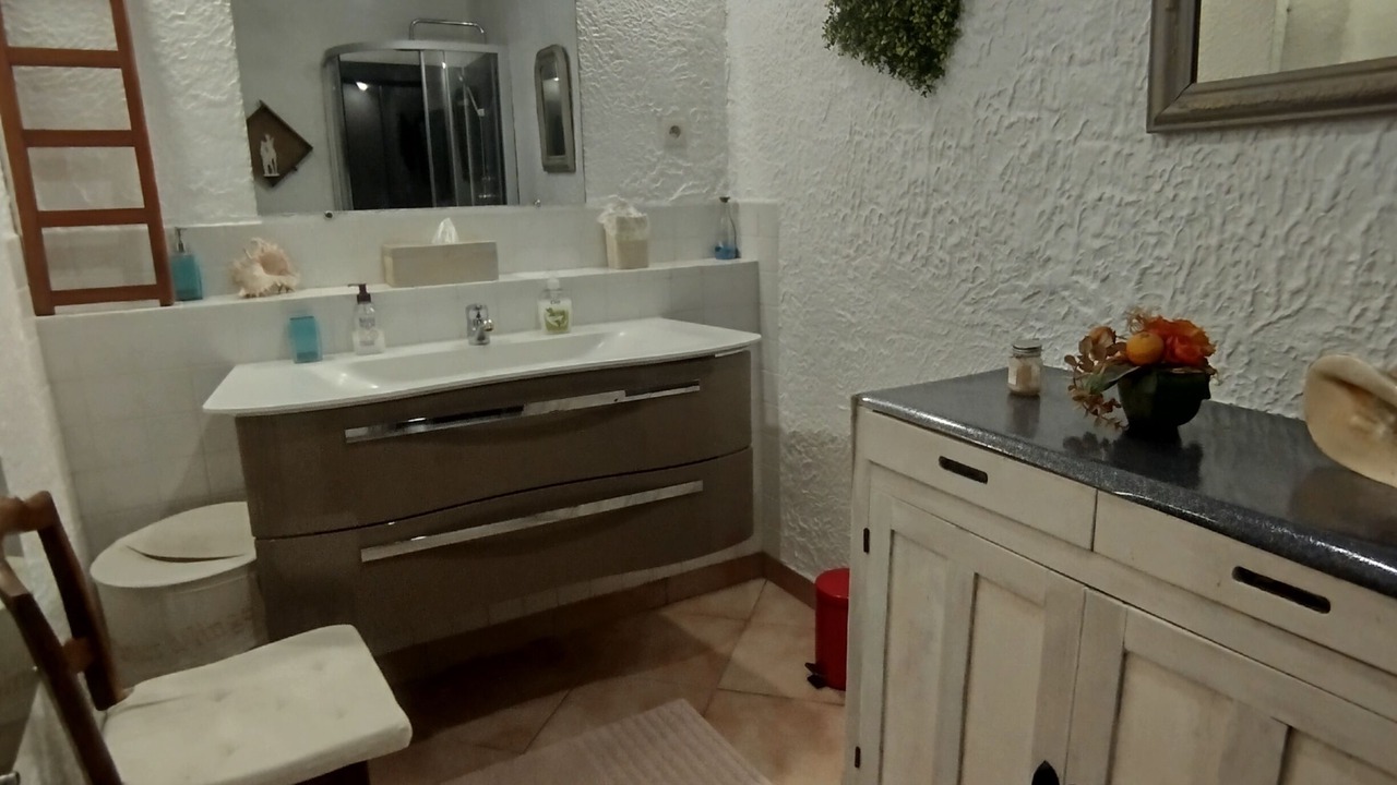 Photo of Bathroom in Fondettes