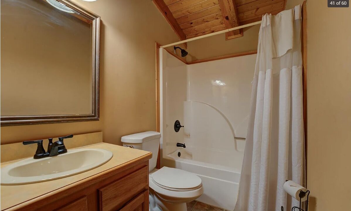 Photo of Bathroom in Kodak