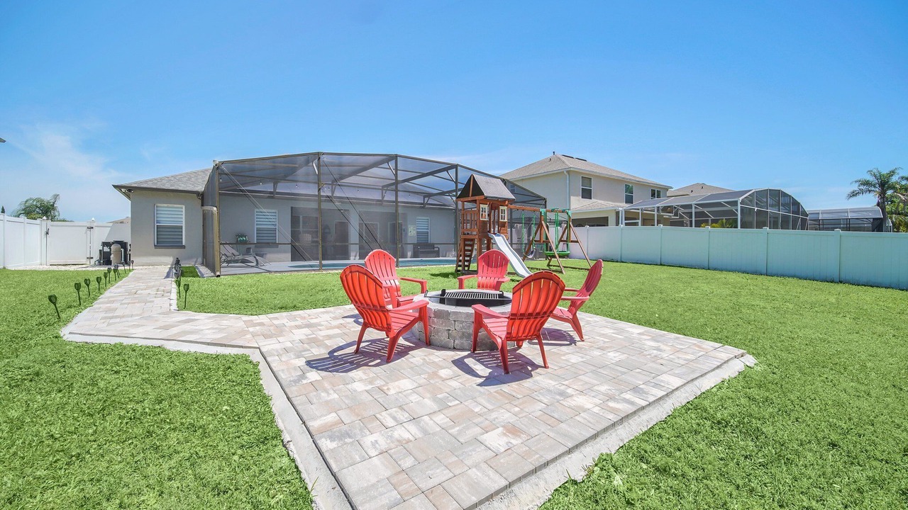 Photo of Patio Balcony in Crescent Lakes