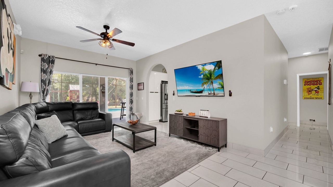 Photo of Livingroom in Crescent Lakes