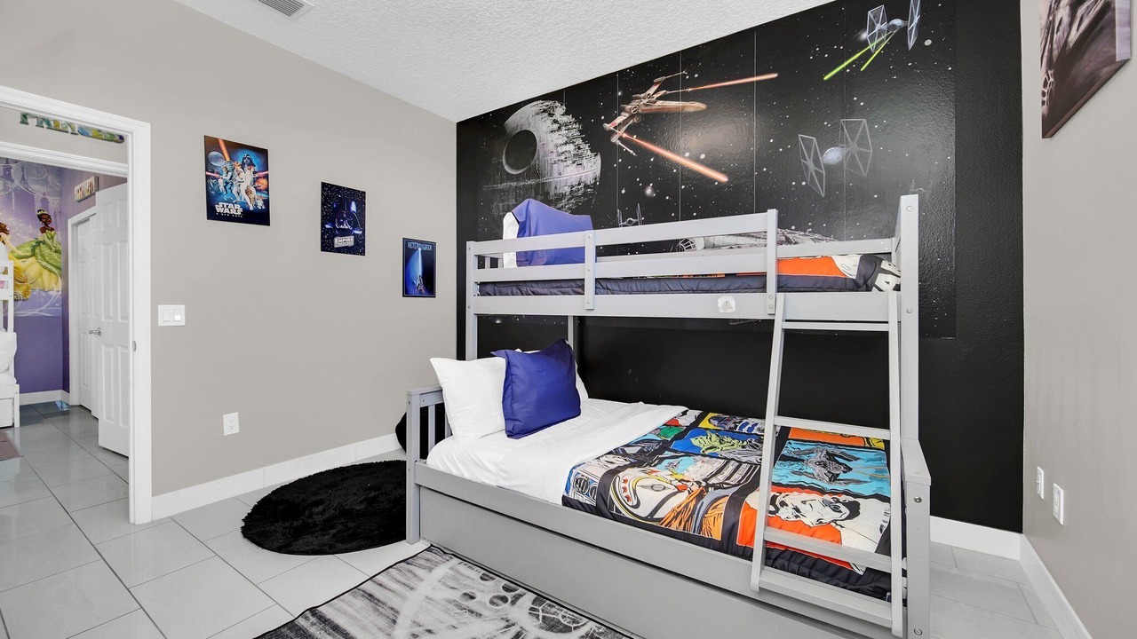 Photo of Bedroom in Crescent Lakes