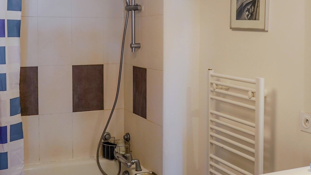 Photo of Bathroom in Ile Beaulieu