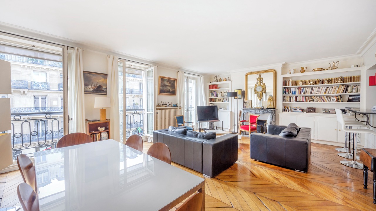 Photo of Others in Marais