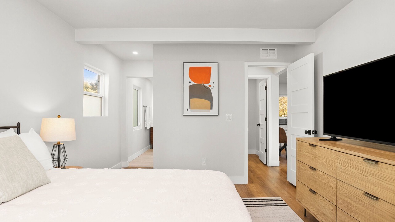 Photo of Bedroom in Hale