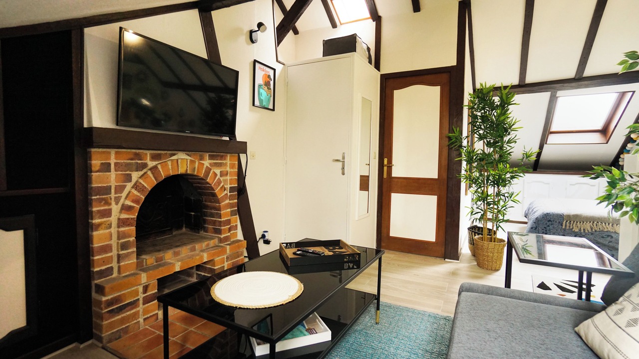 Photo of Livingroom in Anatole France Danton