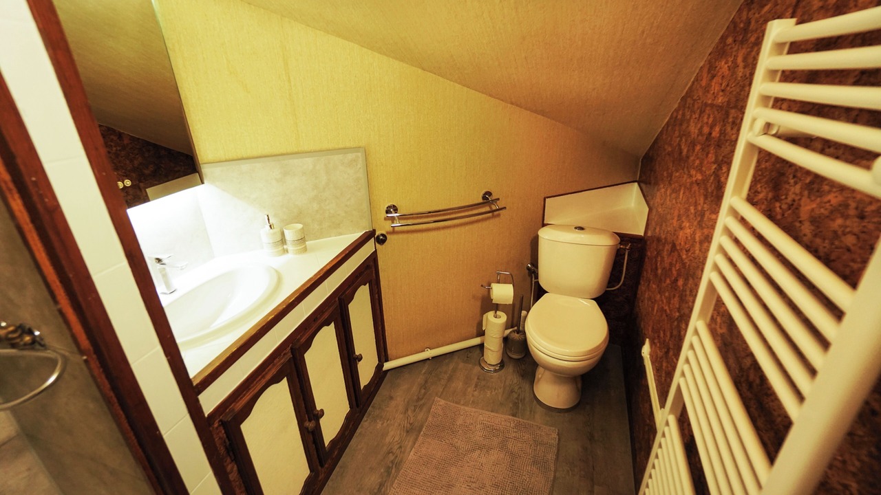 Photo of Bathroom in Anatole France Danton
