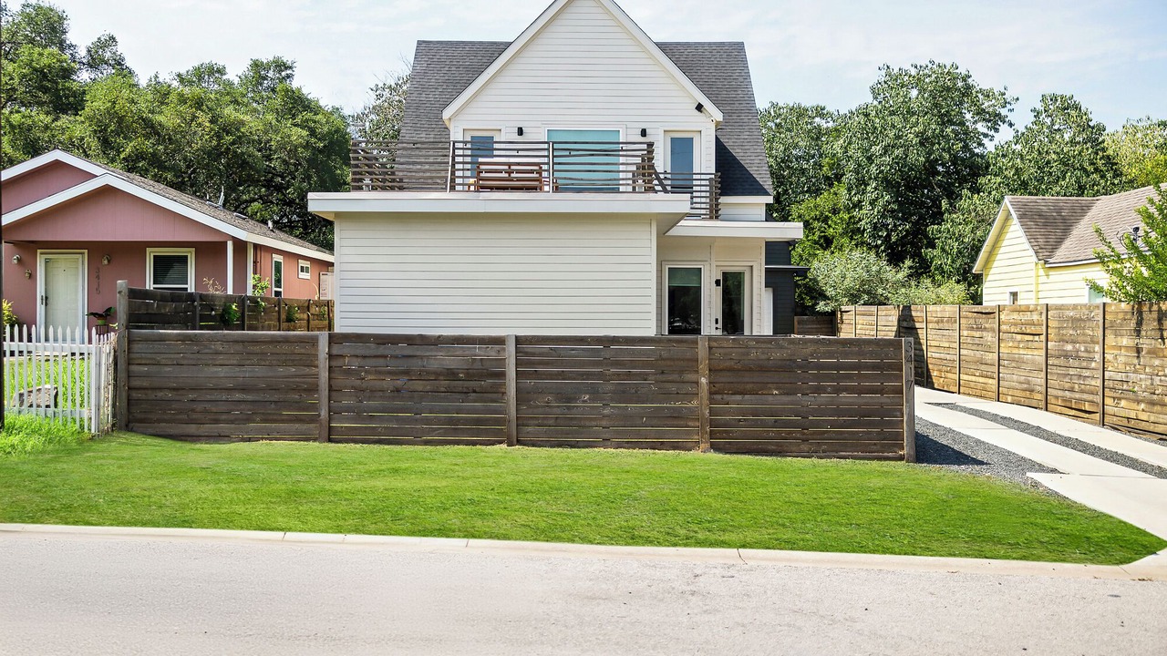Photo of Patio Balcony in Southhampton Hills