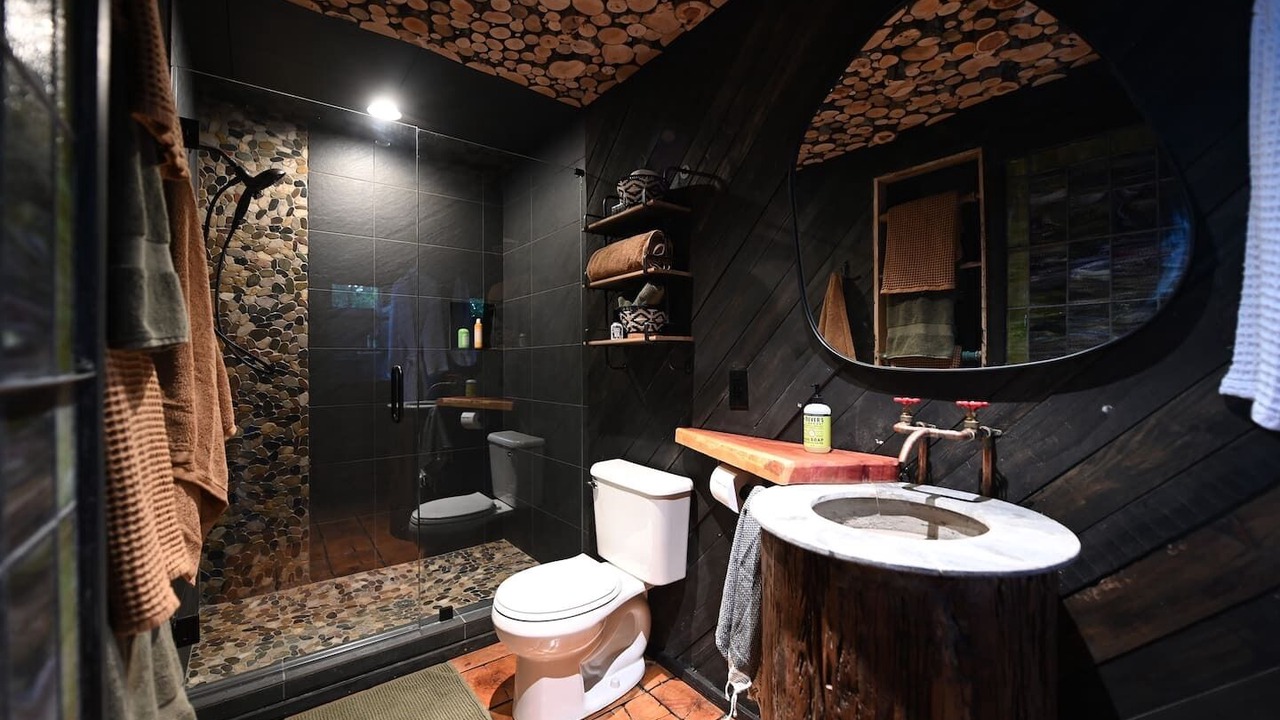 Photo of Bathroom in Samantha