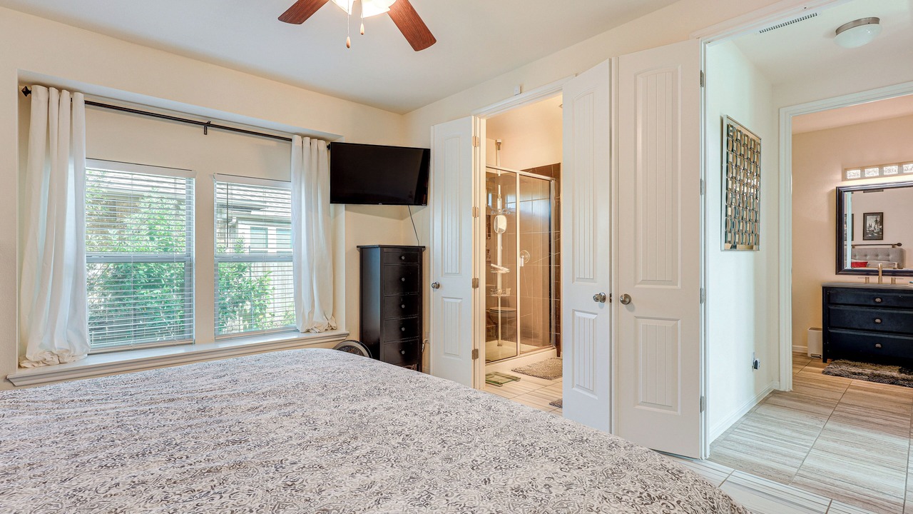 Photo of Bedroom in Kyle