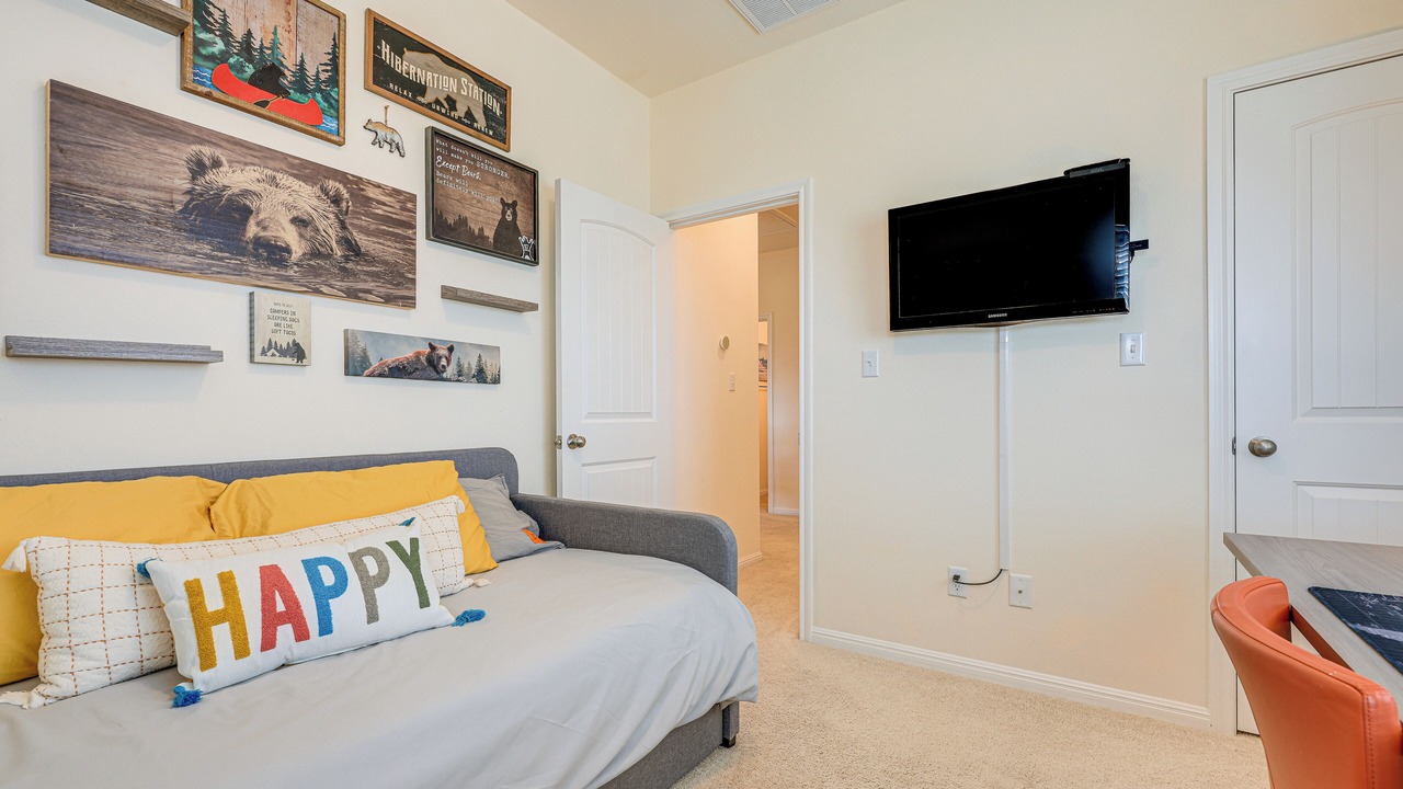 Photo of Bedroom in Kyle