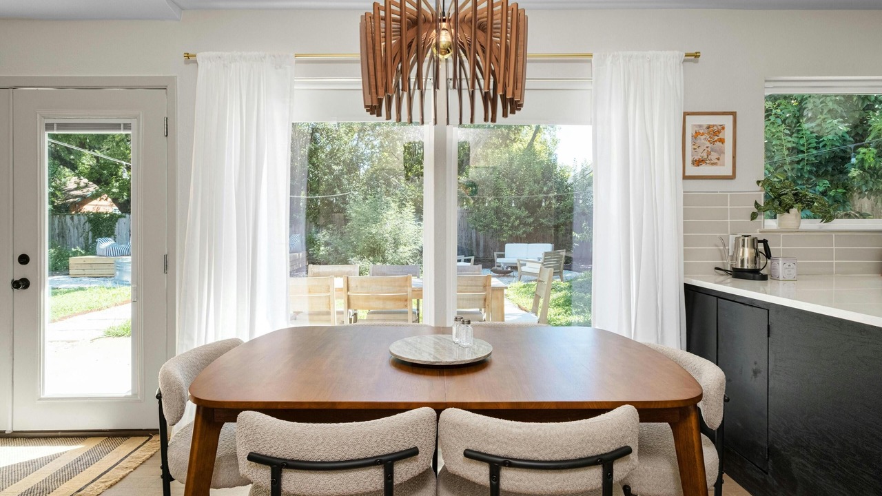 Photo of Bedroom in South Manchaca