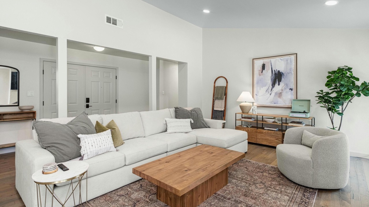 Photo of Livingroom in South Manchaca