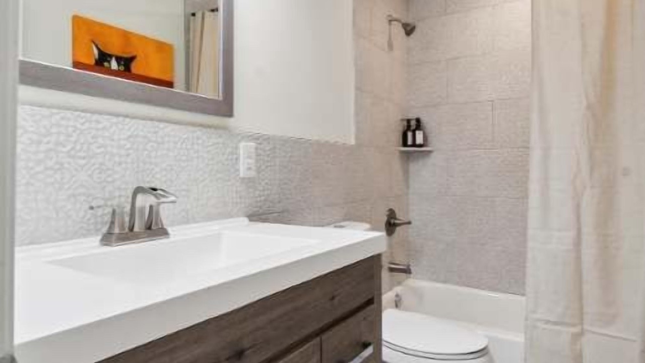 Photo of Bathroom in Mantua
