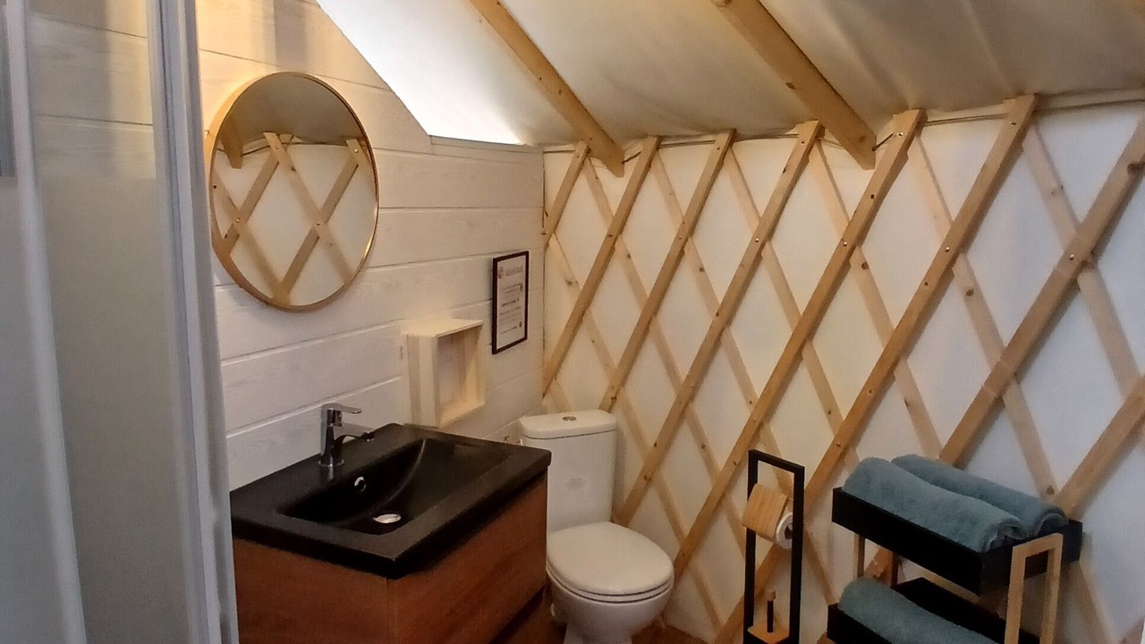 Photo of Bathroom in Clermont-Creans