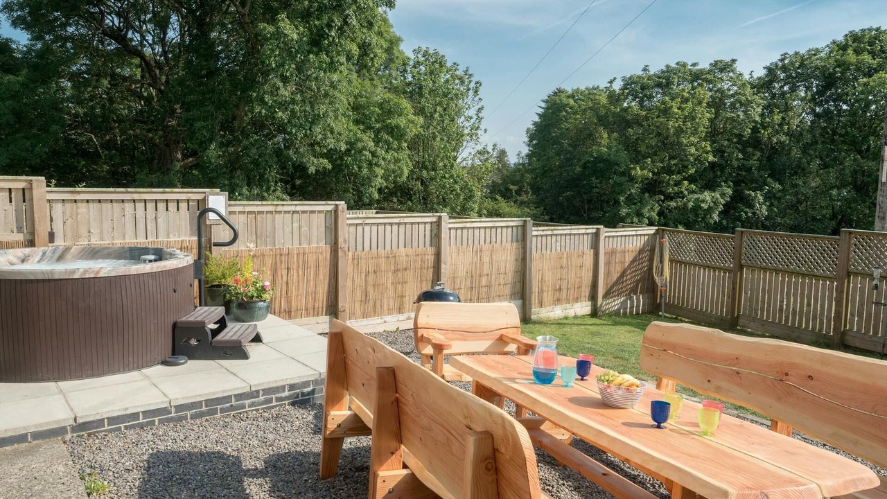 Photo of Outdoor in Cardigan