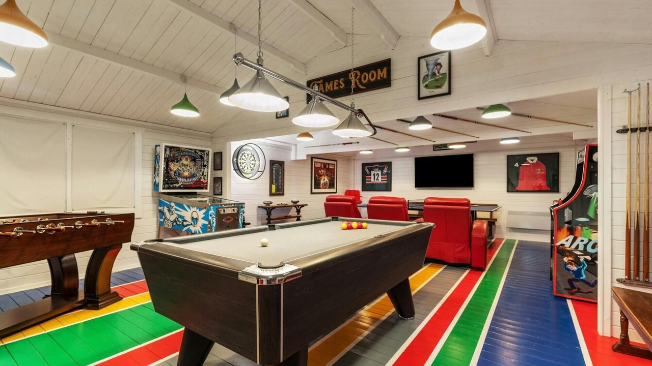 Photo of Outdoor in Cardigan