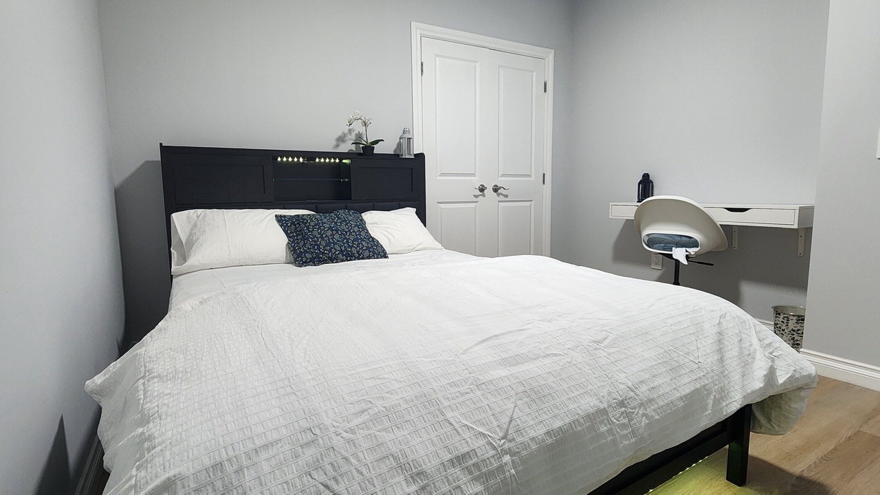 Photo of Bedroom in Evanston