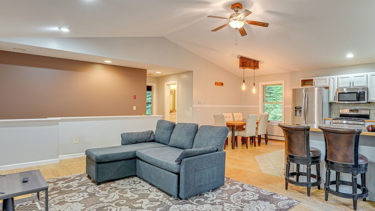 Photo of Livingroom in Brant Lake