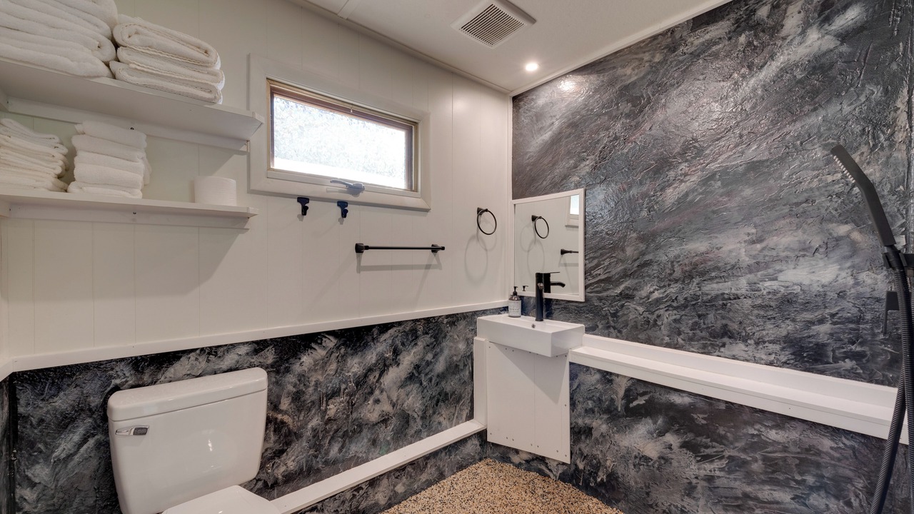 Photo of Bathroom in Hillsgrove