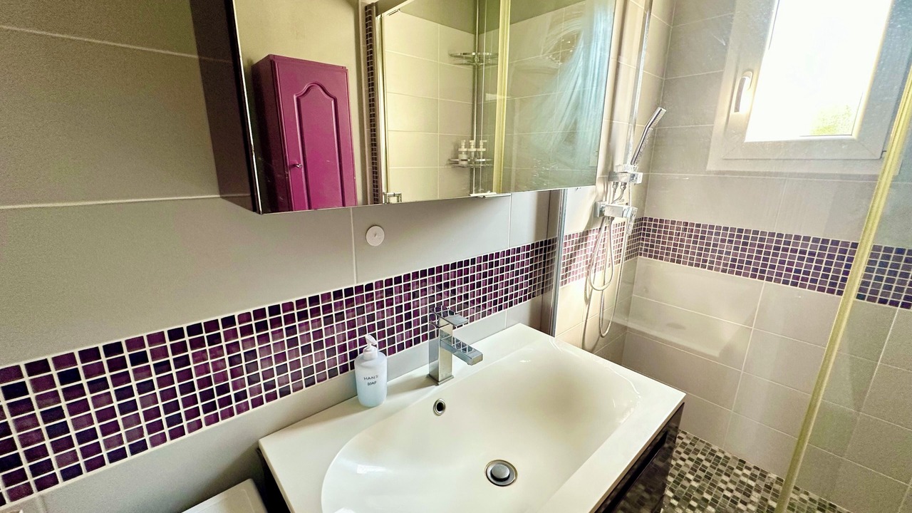 Photo of Bathroom in Monnerville