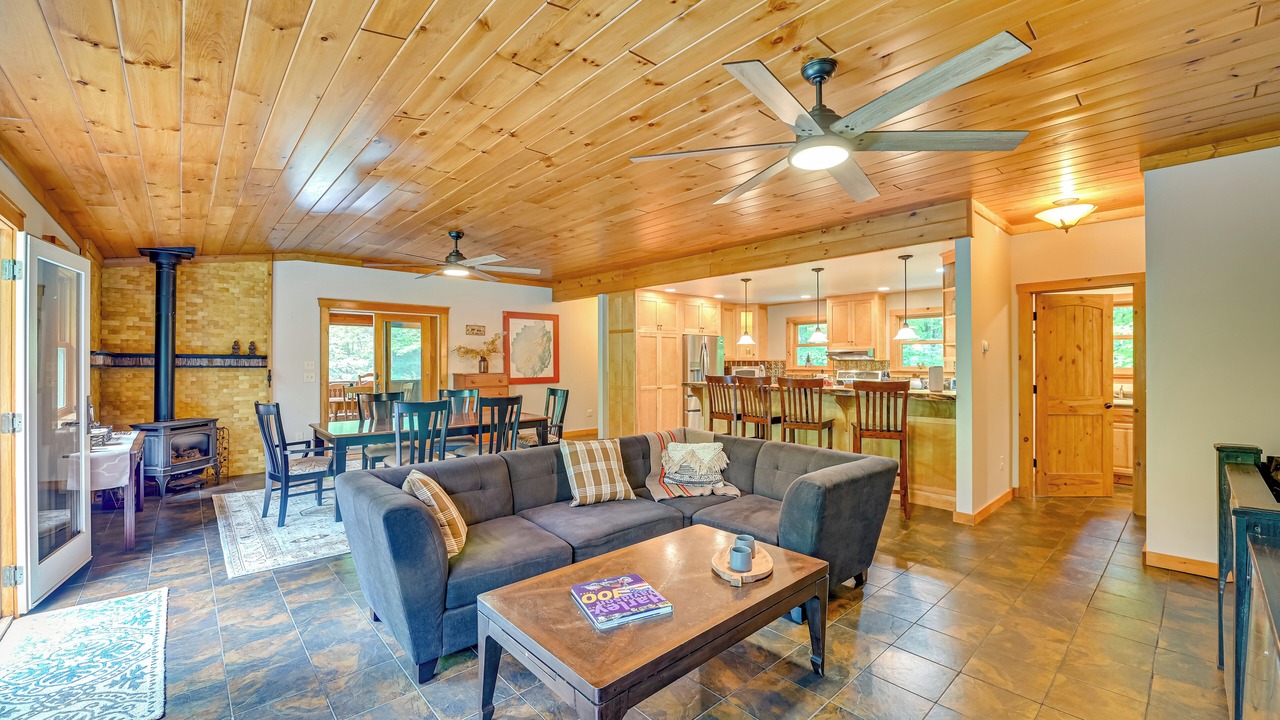 Photo of Livingroom in Town of Webb