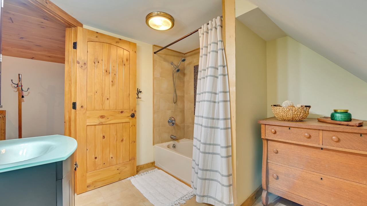 Photo of Bathroom in Town of Webb