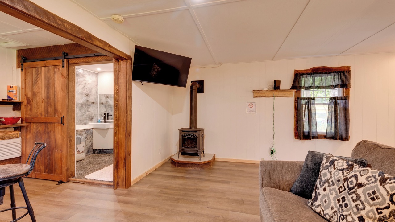 Photo of Livingroom in Hillsgrove