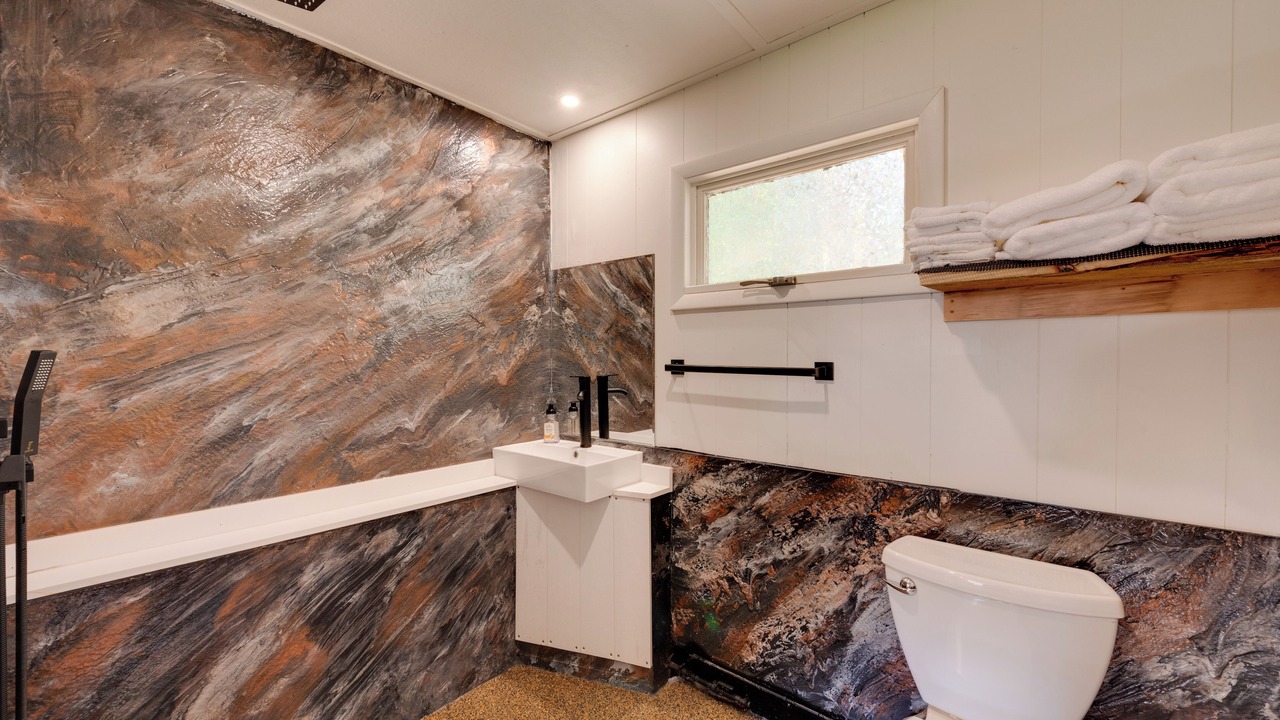 Photo of Bathroom in Hillsgrove
