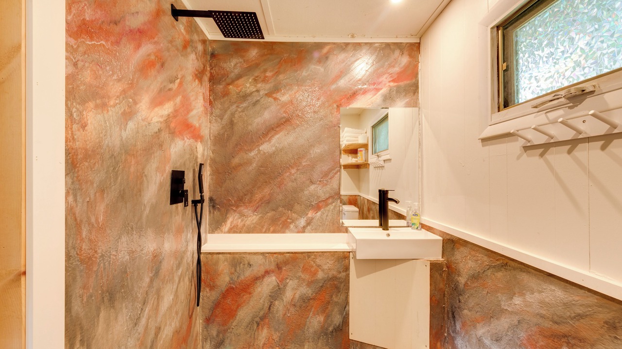 Photo of Bathroom in Hillsgrove
