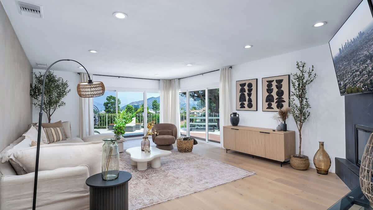 Photo of Livingroom in Studio City