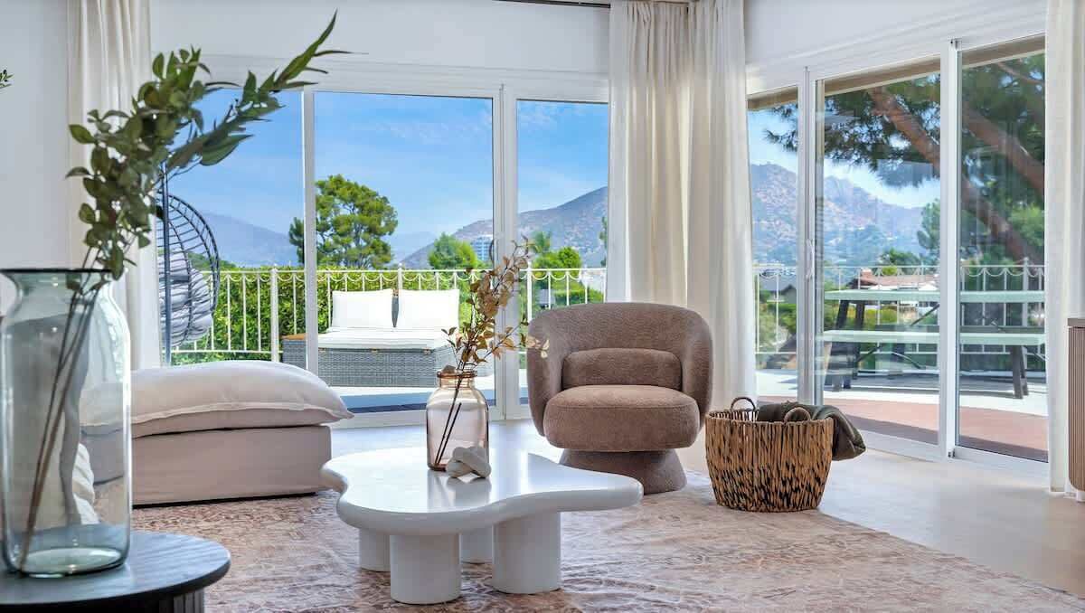 Photo of Livingroom in Studio City