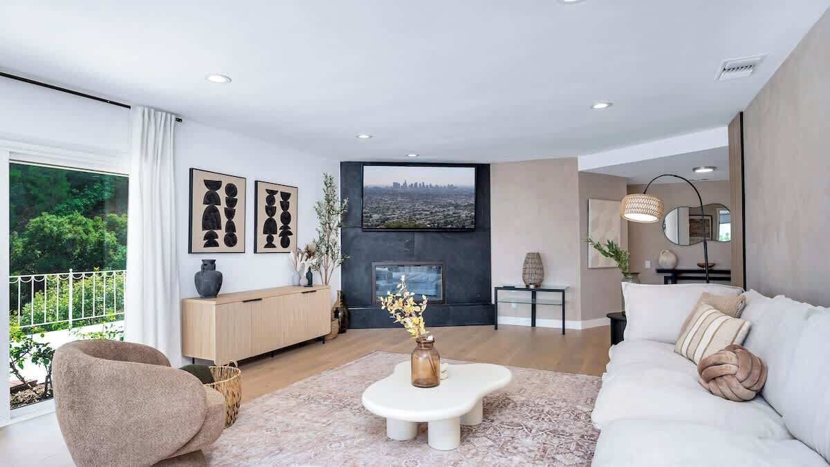 Photo of Livingroom in Studio City