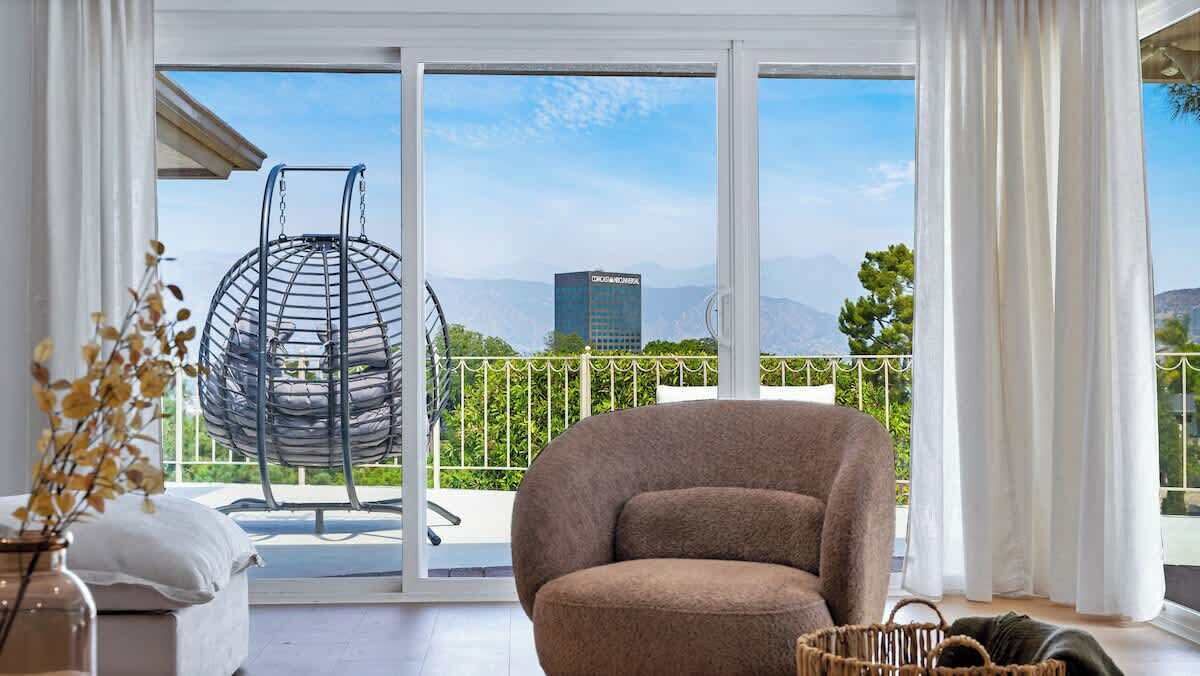 Photo of Livingroom in Studio City