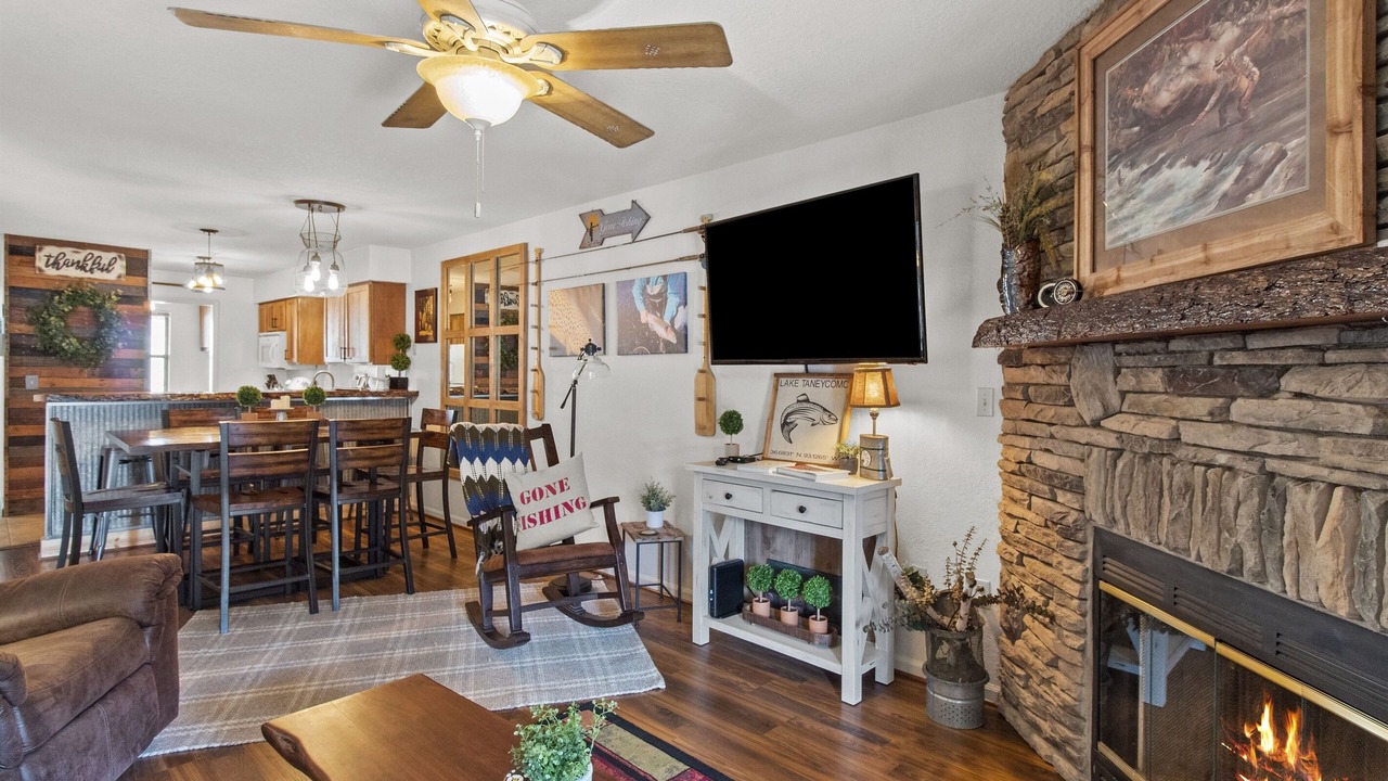 Photo of Livingroom in Table Rock