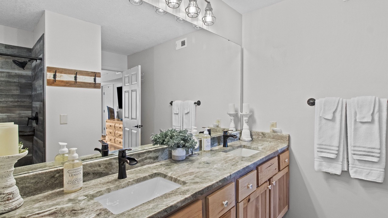 Photo of Bathroom in Table Rock
