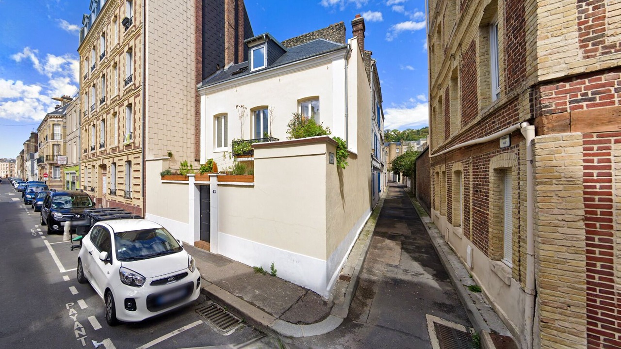 Photo of Outdoor in Anatole France Danton