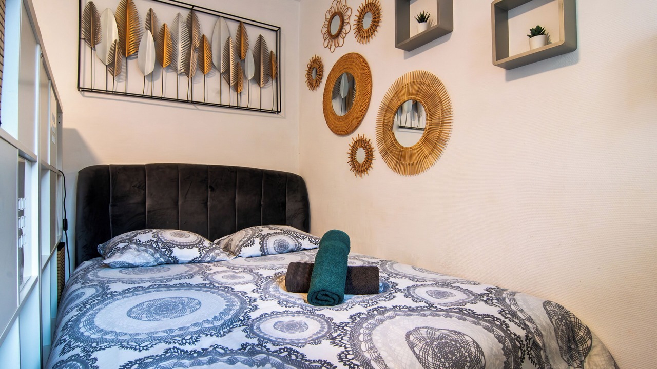 Photo of Bedroom in Anatole France Danton