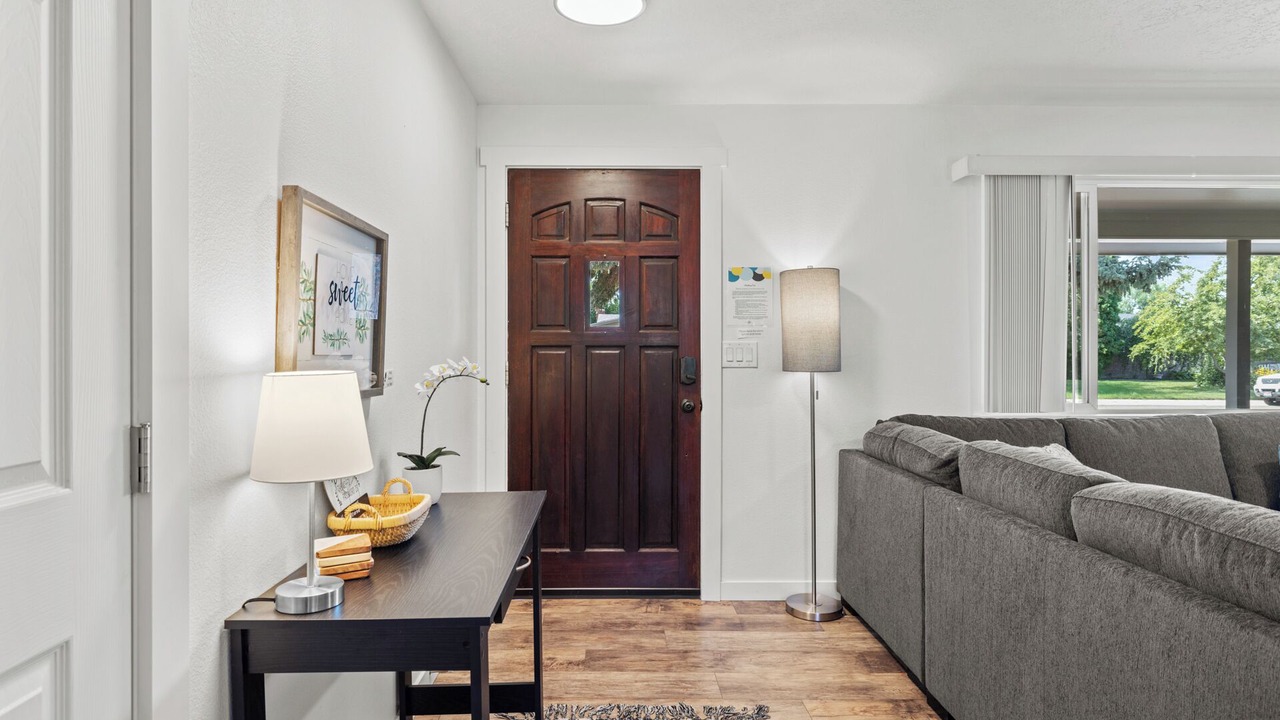 Photo of Livingroom in West Bench