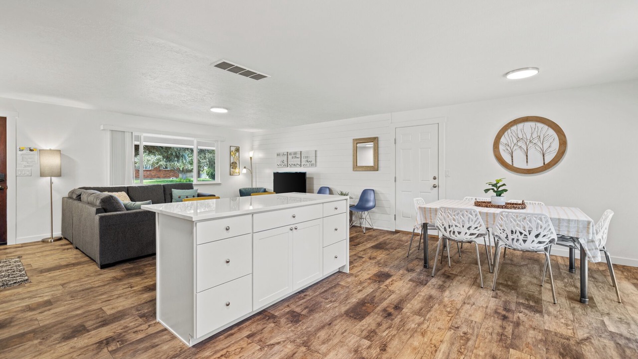 Photo of Others in West Bench