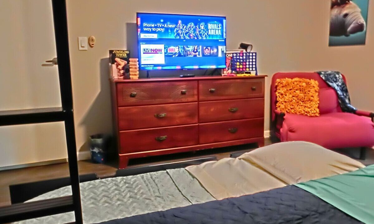 Photo of Bedroom in Weeki Wachee Gardens